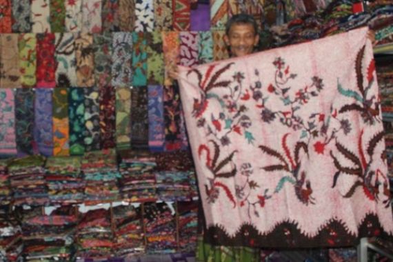 Nasib Miris Pedagang Batik di Kota Batik - JPNN.COM