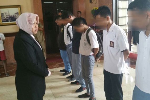 KUAPOK! Risma Damprat 14 Pelajar Pemalas, Ini Fotonya - JPNN.COM