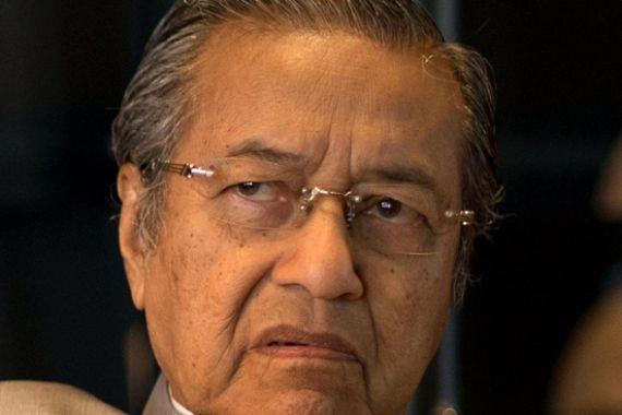 Kesaktian Najib Bikin Mahathir Mohamad Angkat Kaki - JPNN.COM