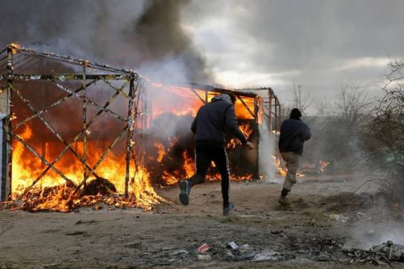 Bongkar Hutan, Polisi Prancis Bentrok dengan Migran - JPNN.COM