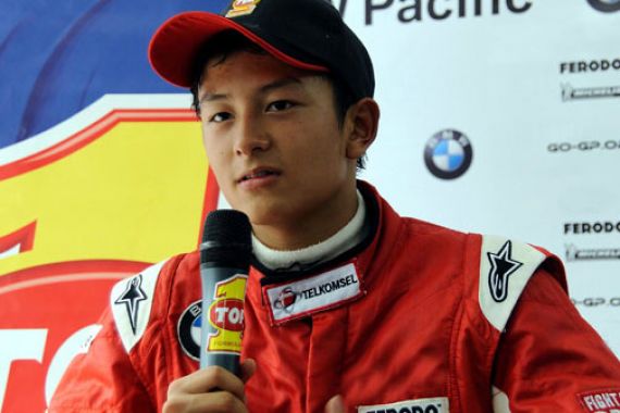 Rio Haryanto Terpaksa Galang Dana - JPNN.COM