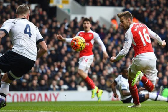 Gol Ramsey Bawa Arsenal Unggul Sementara Atas Spurs - JPNN.COM