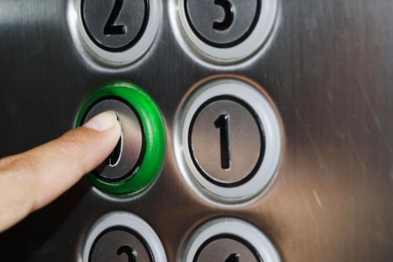 Sebulan Terjebak di Lift, Ditemukan Sudah Tanpa Nyawa Lagi - JPNN.COM
