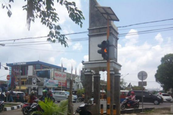 Lampu 'Plinplan' Bikin Bingung Warga Purwakarta - JPNN.COM