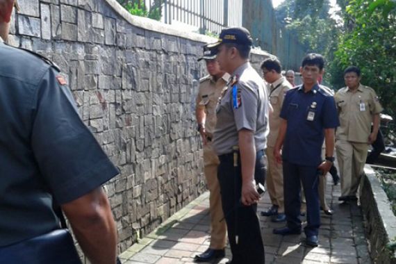 Jelang Subuh, Dua Ormas Malah Bentrok di Bogor - JPNN.COM