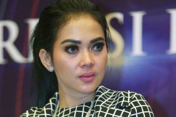 Ini Alasan Syahrini yang tak Pernah Tampil dengan Lengan Buntung - JPNN.COM