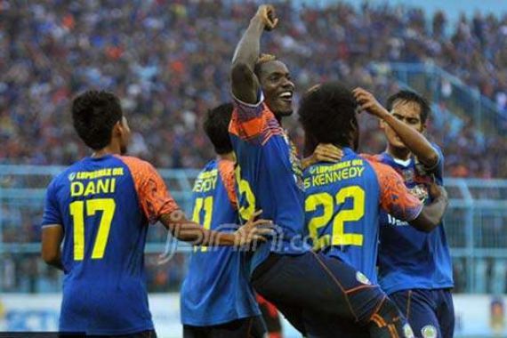 Baca nih, Pelatih MU Komentari Permainan Arema Cronus - JPNN.COM