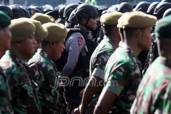 Gandeng TNI, Ribuan Personel Polri Tetap Siaga 3 Hari - JPNN.COM