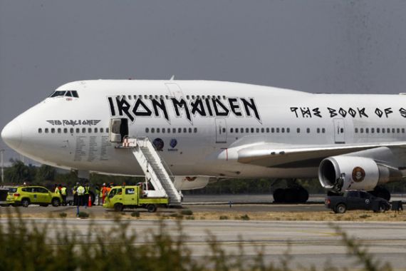 Celaka! Pesawat Iron Maiden Tabrakan, Rusak Parah - JPNN.COM