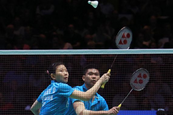 Jokowi: Ayo Doakan Praveen/Debby Juara All England - JPNN.COM