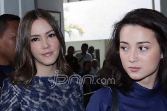 Duh, Cathy Sharon Tak Ingin Ditinggalkan Suami - JPNN.COM