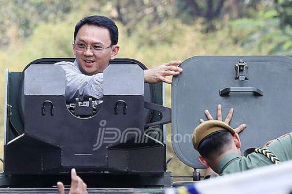 Ibu-ibu...Cepat Sini! Ada Kabar dari Ahok - JPNN.COM