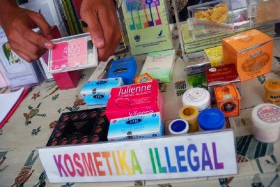 Polisi Sita Ribuan Kosmetik Impor Ilegal dari Salon - JPNN.COM