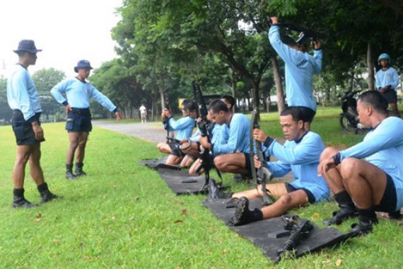 Diresmikan Soekarno, Satuan Elit TNI AL Makin Mahir Dalam Operasi Infiltrasi Laut - JPNN.COM