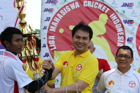 Cari Bibit Cricket Muda Indonesia - JPNN.COM