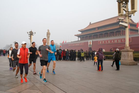 Joging di Beijing, Bos Facebook Menuai Cibiran - JPNN.COM