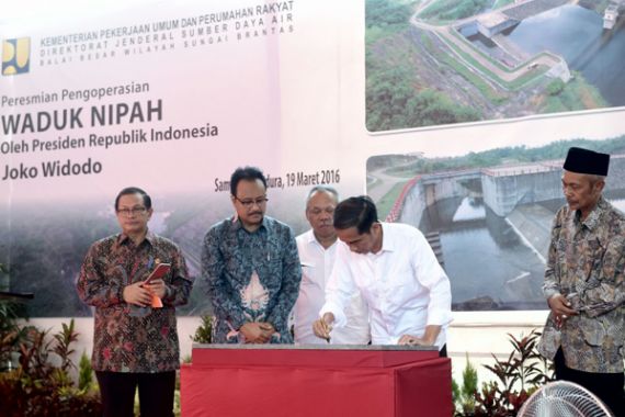 Jokowi: Kunci Kemajuan ada di Ketersediaan Air - JPNN.COM
