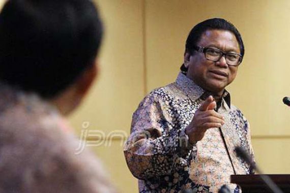 Disambut Remaja Putri Betawi, Bang OSO Titip Pesan Ini - JPNN.COM