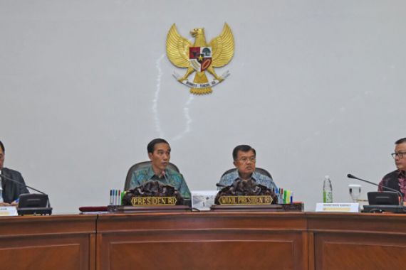 Pasang Mata, Jokowi Minta Sikat Mafia Penggelapan Pajak - JPNN.COM