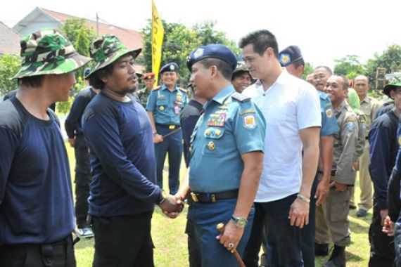 LIHAT NIH, 100 Preman Berbadan Besar dan Tegap 'Dikurung' Selama 30 Hari - JPNN.COM