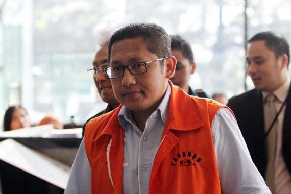Anas Berkilah Mobil Alphard Dipinjamkan Nazarudin, Bukan Dibelikan - JPNN.COM