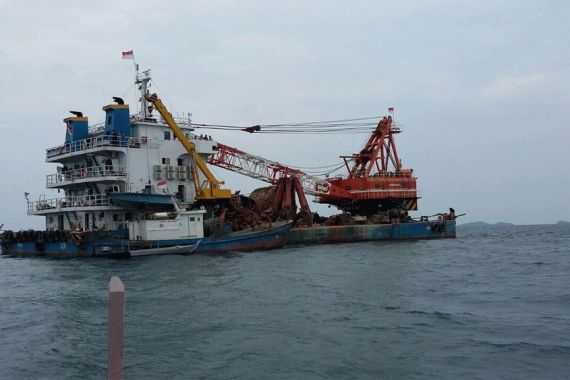 Diduga Jarah Harta Karun Bawah Laut, Armada Salvage 8 Ditangkap Warga - JPNN.COM