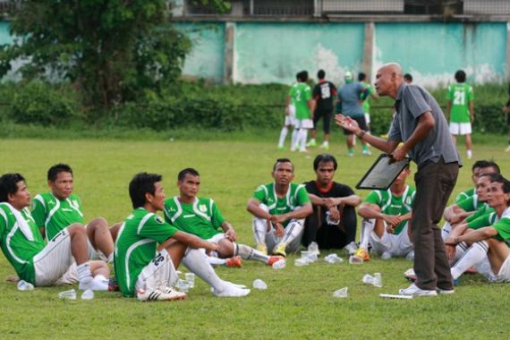 PSMS Coret Tiga Pemain - JPNN.COM