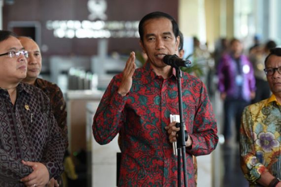 Jokowi: Kalau Belum Bayar, ya Suruh Bayar - JPNN.COM
