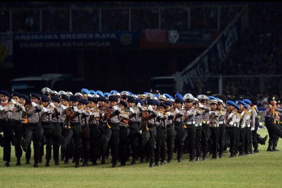 Lucu Banget, Polisi Cilik Bikin Iri Polisi Gede - JPNN.COM