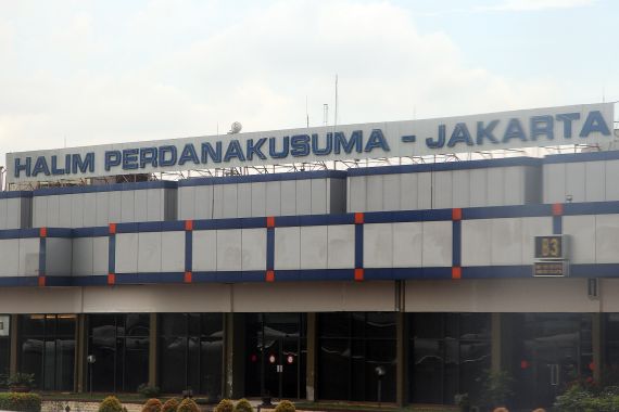 DPR: Usut Keteledoran Petugas Bandara Halim - JPNN.COM