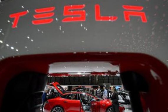 Baru Diluncurkan, Tesla Model 3 Banyak Pesanan - JPNN.COM