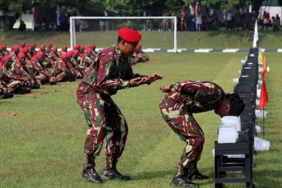 Sertu Dwi, Prajurit Kopassus yang Garang, Ternyata Anak Mama - JPNN.COM