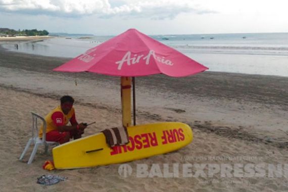 Waduh... Pantai Kuta Mendadak Sepi - JPNN.COM