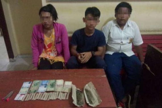 Siswa SMP Bawa Ganja ke Sekolah, Rupanya Ibu Ini Pemasoknya - JPNN.COM