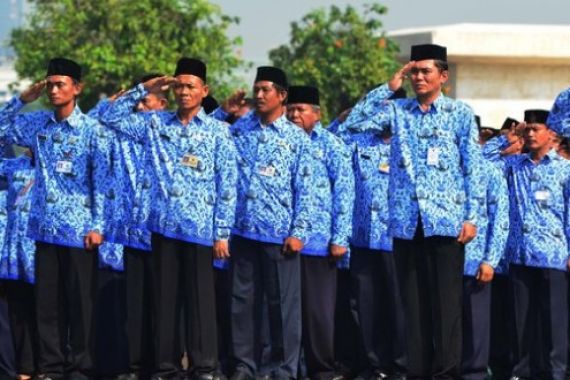 Guru PNS Dilarang Jadi Plt Kadis Diknas - JPNN.COM