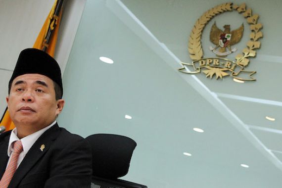 Janji Manis Kang Akom Kepada Kader Muda - JPNN.COM
