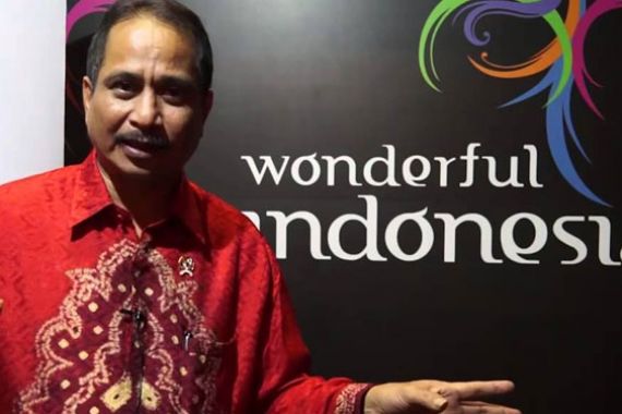 Pakde Karwo Bikin Menpar 'Mati Ketawa' di Surabaya - JPNN.COM
