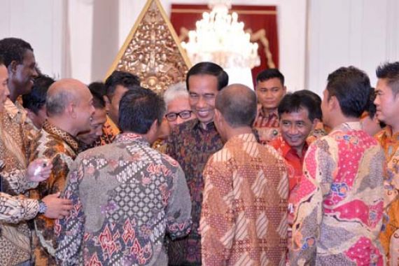 Soal Sepakbola, Jokowi: Saya Kadang Risih Tim Kita Kalah Peringkat - JPNN.COM