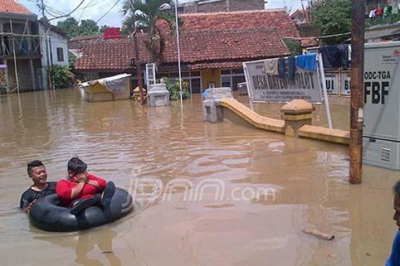 Banjir Juga Tenggelamkan Harga Rumah di Bandung Selatan - JPNN.COM