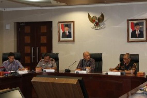 Siap-siap, Istana Mulai Rapat Bahas Panama Papers - JPNN.COM