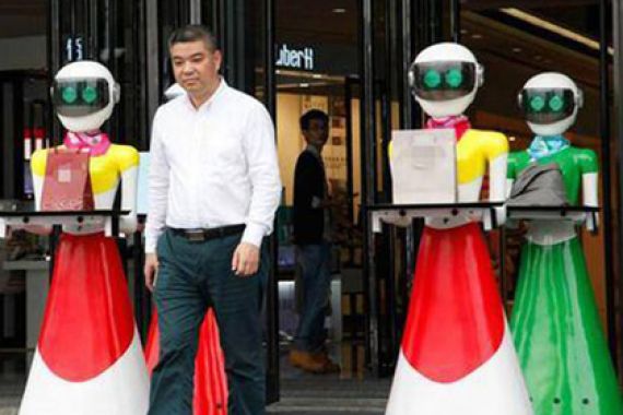 Wewww... Miliarder Belanja Dikawal 8 Robot - JPNN.COM