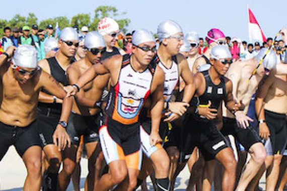 Sungailiat Triathlon 2016 di Mata Anindya Bakrie - JPNN.COM