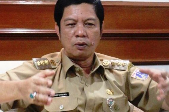 Tak Gentar Lawan Ahok, Bang Rustam Panen Pujian - JPNN.COM