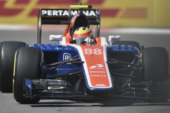 Rosberg Terdepan, Vettel Kena Penalti, Rio Haryanto? - JPNN.COM