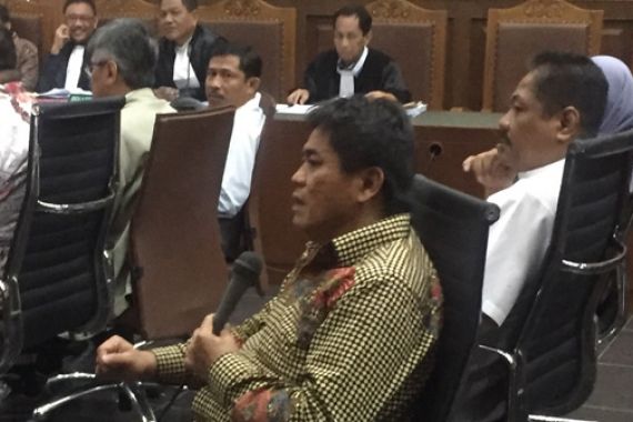 Dicecar Hakim dan Jaksa, Musa Zainudin Tetap Membantah - JPNN.COM