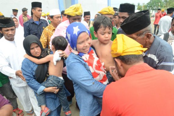 Sedih! Istri Sultan Meneteskan Air Mata - JPNN.COM