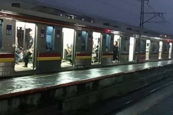 Musim Liburan, Penumpang KRL Melonjak - JPNN.COM