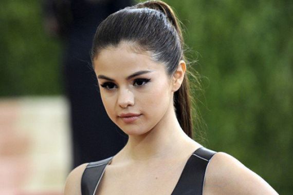 Manggung di Las Vegas, Selena Gomez Beri Kejutan buat Fans - JPNN.COM