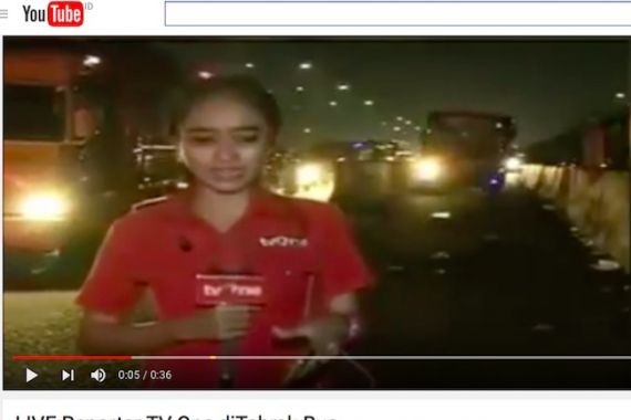 Ya Allah... Liputan di Tol, Reporter TV One Nyaris Diseruduk Bus - JPNN.COM