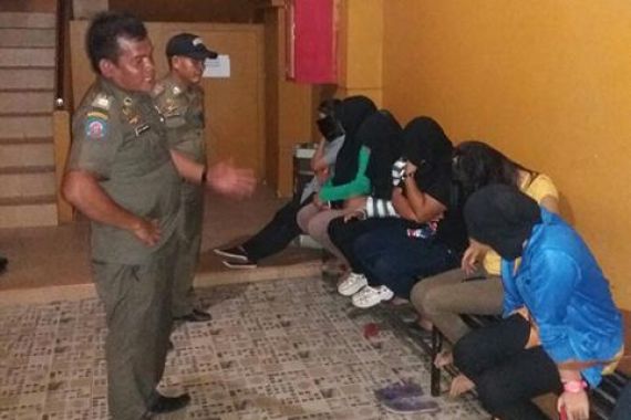 Tujuh Pasangan ABG Diangkut saat Mojok Dalam Semak - JPNN.COM
